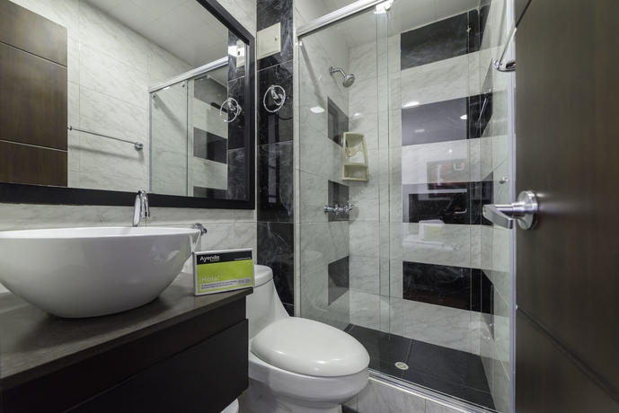 Imagen de la habitación del Hotel San Nicolas Bogota. Foto 16