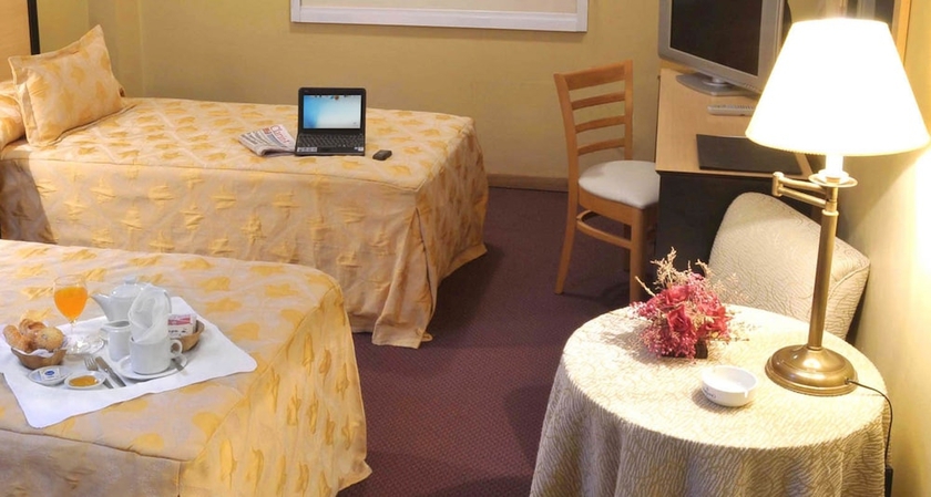 Imagen de la habitación del Hotel San Nicolas Plaza. Foto 5