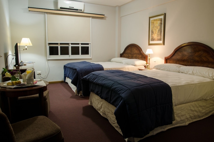 Imagen de la habitación del Hotel San Nicolas Plaza. Foto 6