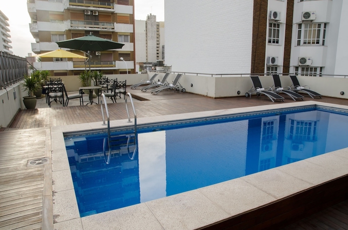 Imagen de la piscina del Hotel San Nicolas Plaza. Foto 15