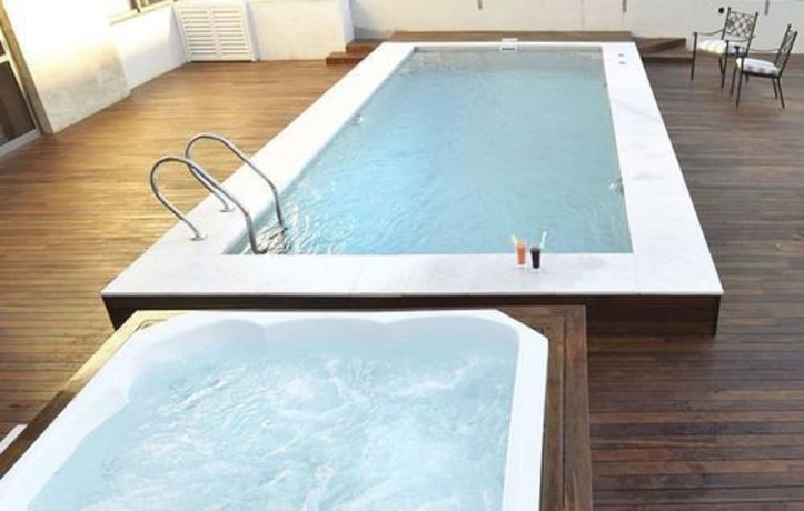 Imagen de la piscina del Hotel San Nicolas Plaza. Foto 19