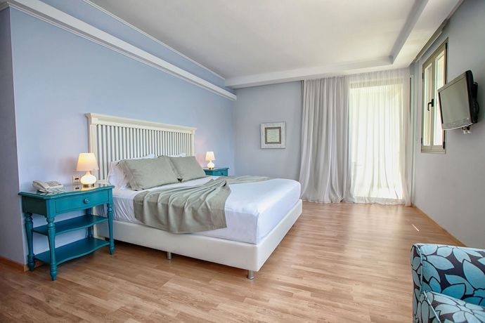 Imagen de la habitación del Hotel San Nicolas Resort. Foto 4