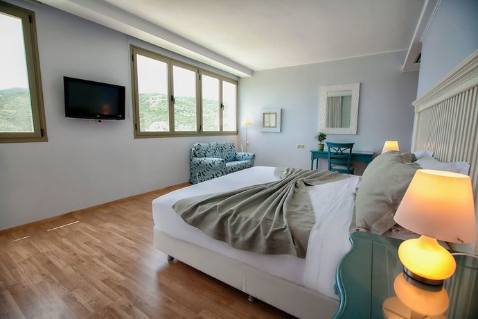 Imagen de la habitación del Hotel San Nicolas Resort. Foto 11