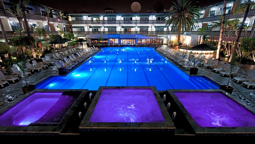 Imagen de la piscina del Hotel San Nicolas and Casino. Foto 10