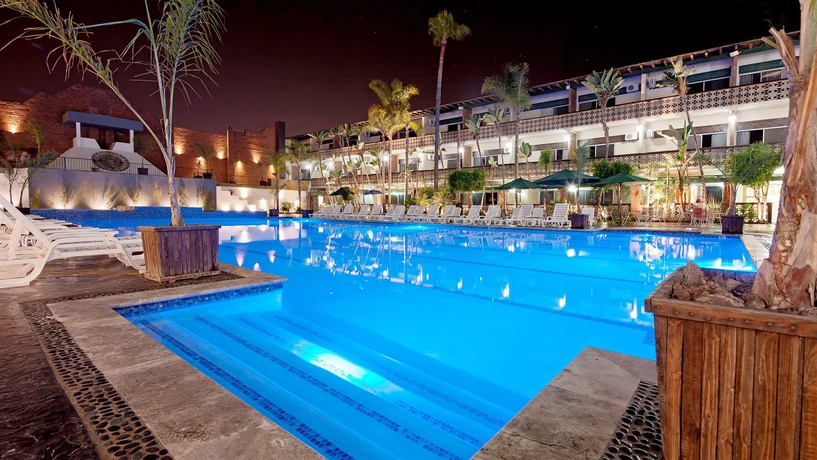 Imagen de la piscina del Hotel San Nicolas and Casino. Foto 11