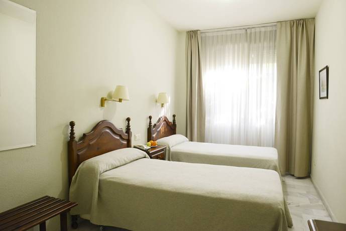 Imagen de la habitación del Hotel San Pablo Sevilla. Foto 5