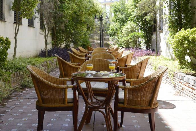 Imagen de los exteriores del Hotel San Pablo Sevilla. Foto 10