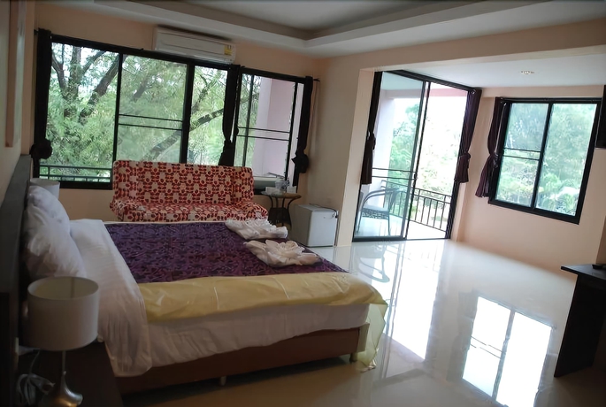 Imagen de la habitación del Hotel San Paisan Resort. Foto 6