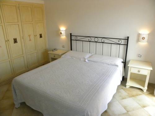 Imagen de la habitación del Hotel San Pantaleo. Foto 4