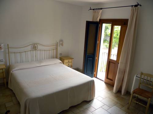 Imagen de la habitación del Hotel San Pantaleo. Foto 13