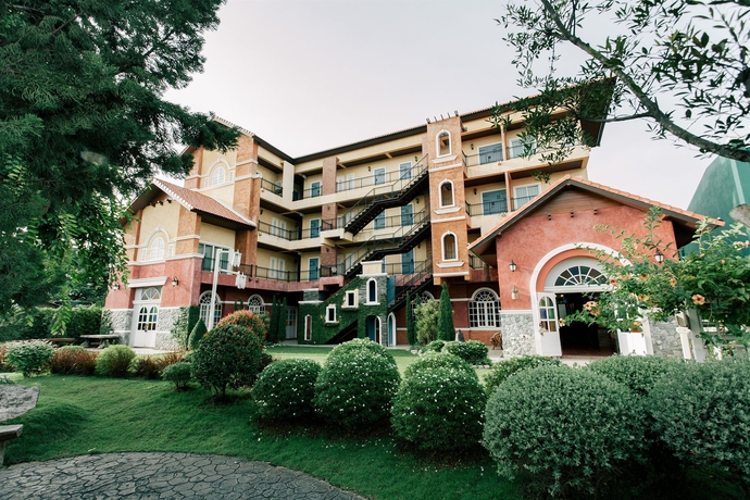 Imagen de los exteriores del Hotel San Pareni. Foto 15