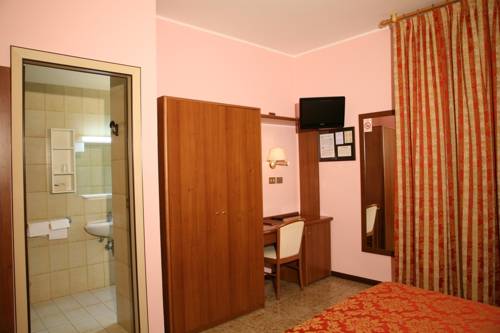 Imagen de la habitación del Hotel San Pellegrino, San Cesario Sul Panaro. Foto 3