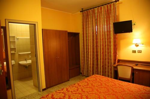 Imagen de la habitación del Hotel San Pellegrino, San Cesario Sul Panaro. Foto 7