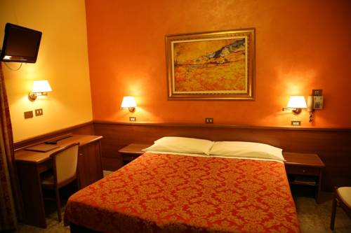 Imagen de la habitación del Hotel San Pellegrino, San Cesario Sul Panaro. Foto 8