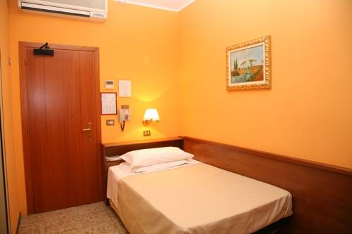 Imagen de la habitación del Hotel San Pellegrino, San Cesario Sul Panaro. Foto 11