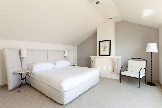 Imagen de la habitación del Hotel San Pietro Palace. Foto 12