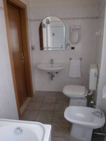 Imagen de la habitación del Hotel San Pietro, Valecchie. Foto 7