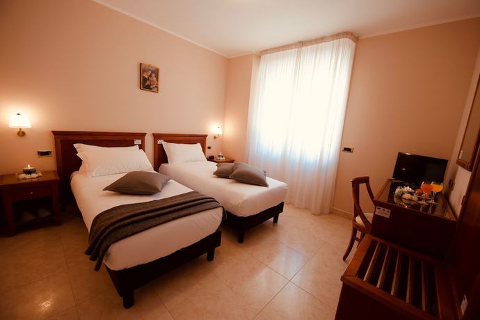Imagen de la habitación del Hotel San Pio. Foto 9