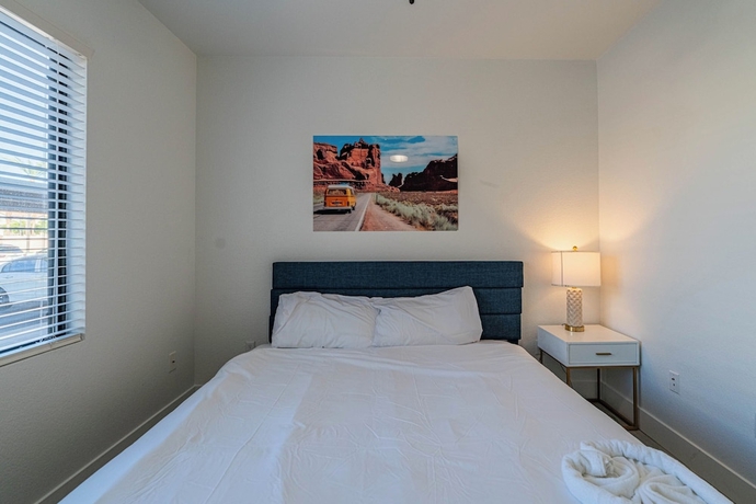 Imagen de la habitación del Hotel San Portella Cozy Stay w HeatedPool-Gym. Foto 3