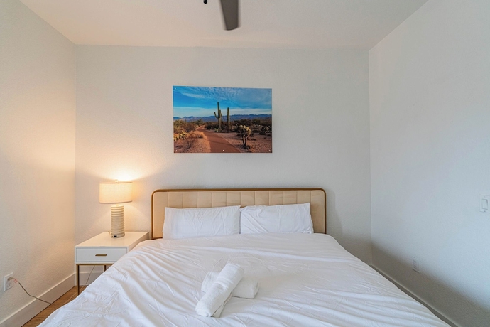 Imagen de la habitación del Hotel San Portella Cozy Stay w HeatedPool-Gym. Foto 11