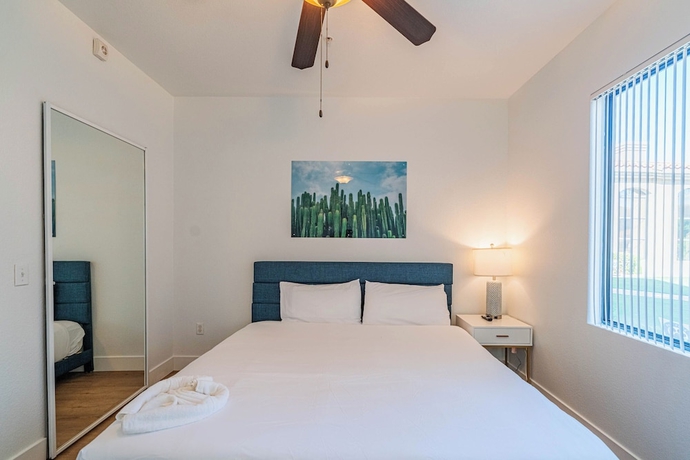 Imagen de la habitación del Hotel San Portella. Foto 4