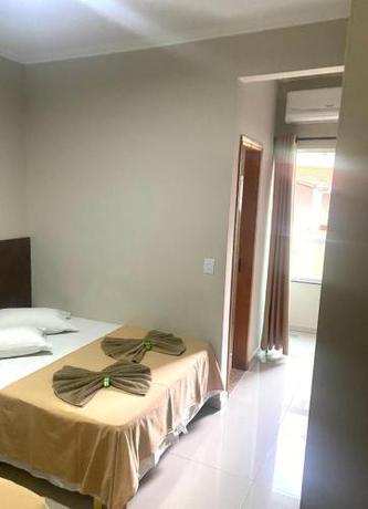 Imagen de la habitación del Hotel San Rafain. Foto 17
