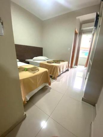 Imagen de la habitación del Hotel San Rafain. Foto 20