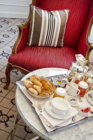 Imagen de la habitación del Hotel San Régis. Foto 7