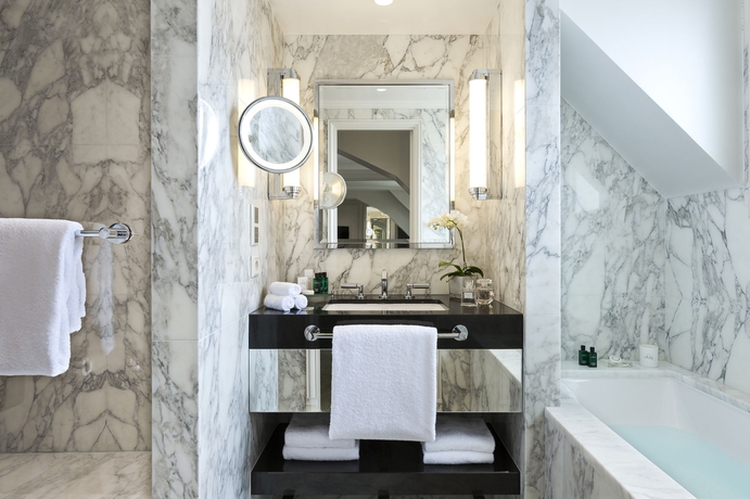 Imagen de la habitación del Hotel San Régis. Foto 8