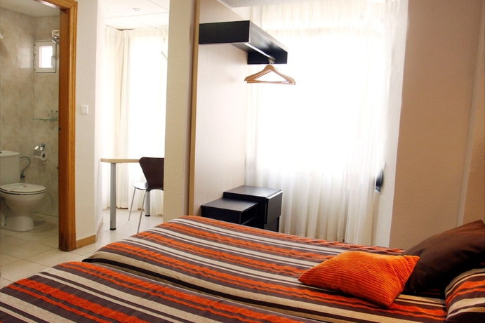 Imagen de la habitación del Hotel San Remo, Alicante. Foto 6