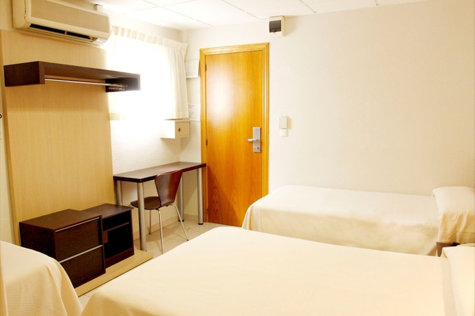 Imagen de la habitación del Hotel San Remo, Alicante. Foto 10