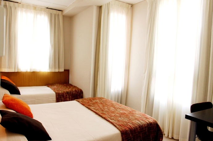 Imagen de la habitación del Hotel San Remo, Alicante. Foto 11
