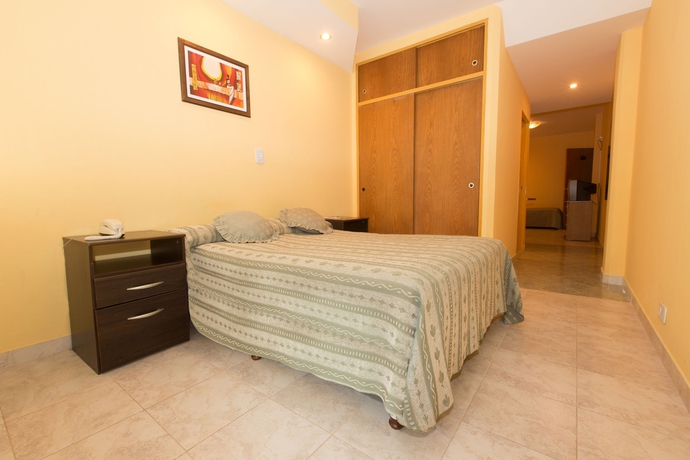 Imagen de la habitación del Hotel San Remo City. Foto 7