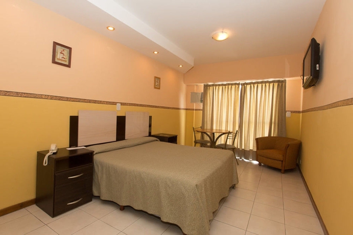 Imagen de la habitación del Hotel San Remo City. Foto 9