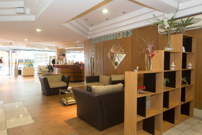 Imagen de los interiores del Hotel San Remo City. Foto 16