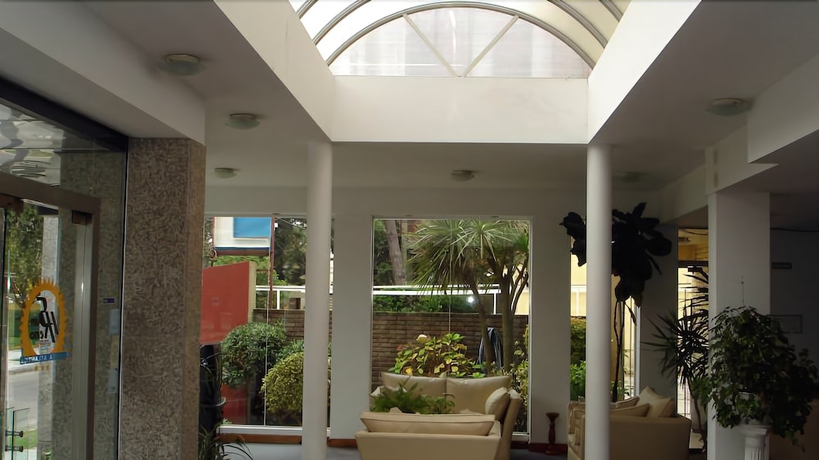 Imagen de los interiores del Hotel San Remo Park. Foto 14