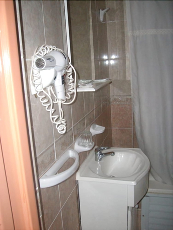 Imagen de la habitación del Hotel San Remo Park. Foto 13