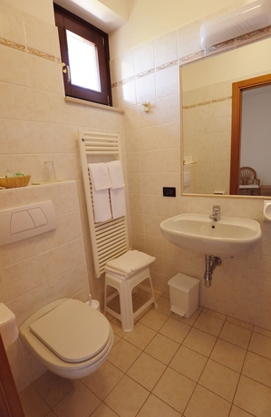 Imagen de la habitación del Hotel San Remo, San Zeno di Montagna. Foto 5