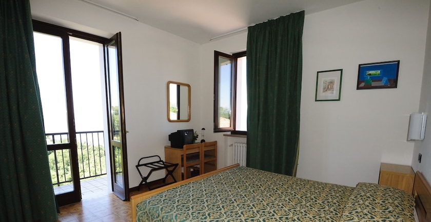 Imagen de la habitación del Hotel San Remo, San Zeno di Montagna. Foto 7