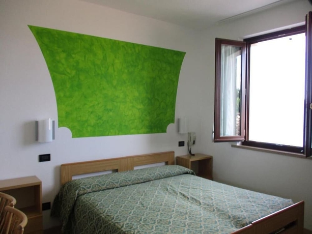 Imagen de la habitación del Hotel San Remo, San Zeno di Montagna. Foto 14