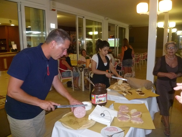Imagen del bar/restaurante del Hotel San Salvador, Bellaria-Igea Marina. Foto 3