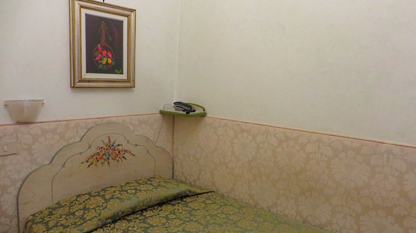 Imagen de la habitación del Hotel San Salvador, Venecia. Foto 8
