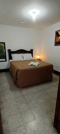 Imagen de la habitación del Hotel San Sebasti&aacute;n, Antigua Guatemala. Foto 9