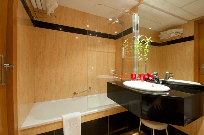 Imagen de la habitación del Hotel San Sebastián Orly, Affiliated By Meliá. Foto 7