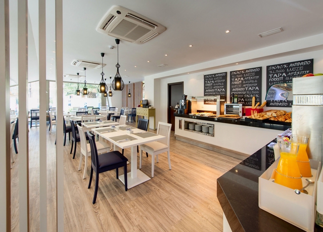 Imagen del bar/restaurante del Hotel San Sebastián Orly, Affiliated By Meliá. Foto 3