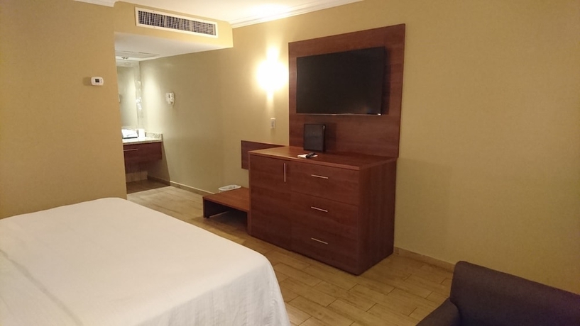 Imagen de la habitación del Hotel San Sebastian. Foto 7