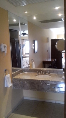 Imagen de la habitación del Hotel San Sebastian. Foto 18