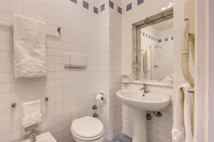 Imagen de la habitación del Hotel San Silvestro. Foto 8