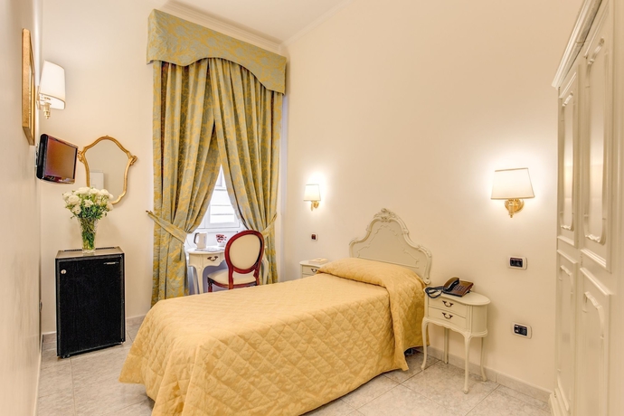 Imagen de la habitación del Hotel San Silvestro. Foto 11