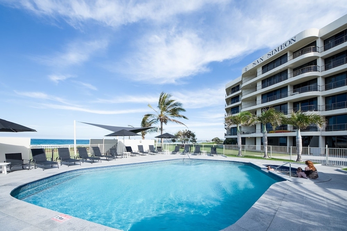 Imagen de la piscina del Hotel San Simeon Apartments. Foto 16